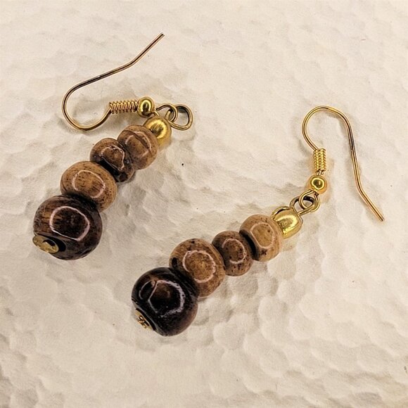 Wooden Round Beads with Shell Shape Pendant Necklace and Earrings Set - Picture 3 of 11